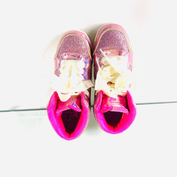 Sparkling Sketches - Picture 11 of 11